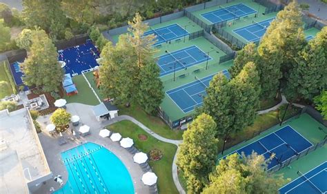 Bay club santa clara. Bay Club Santa Clara is one of the 12 locations of the Bay Club, a luxury fitness and sports club with multiple campuses across the US. Enjoy squash, basketball, volleyball, futsal, badminton, … 