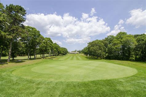 Bay pointe golf club. The Bay Pointe Golf Club in West Bloomfield Township, Mich. has been listed for sale for $8.95 million, Crain’s Detroit Business reported. The 140-acre property includes about 2,300 feet of Middle Straits Lake frontage and a 20,000-sq. ft. clubhouse, 18-hole golf course, restaurant and banquet facility that can accommodate up to about 350 ... 