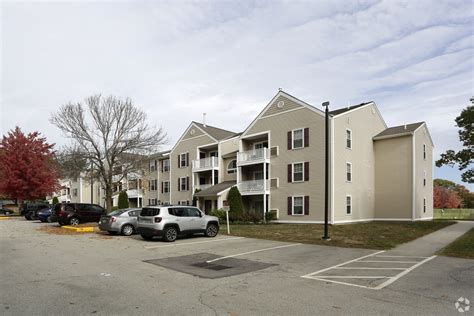 Visit our community and raise your expectations for apartment living in SE New Hampshire. Bay Ridge at Nashua Apartments is located in Nashua, New Hampshire in the 03062 zip code. This apartment community was built in 1984 and has 3 …