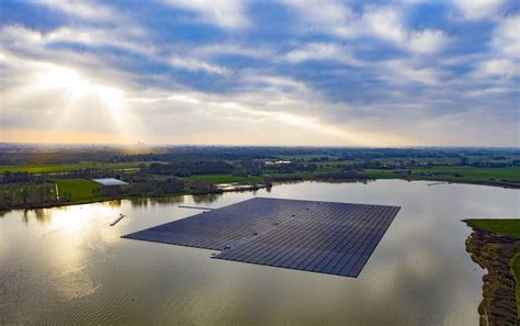 BayWa constructing 27.4-MWp floating solar array in Netherlands