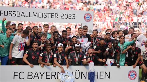 Bayern strikes late to snatch Bundesliga title from Dortmund