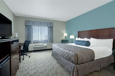 Baymont by Wyndham Minot in Minot - Hotels.com