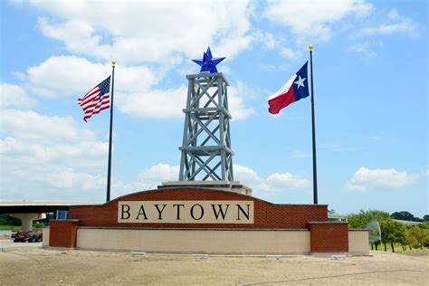 Baytown - The Baytown City Council meets every second and fourth Thursday of each. The work session begins at 5:30 PM and the regular session begins at 6:30 PM. Unless otherwise noted on the agenda, all meetings are held at Baytown City Hall. Baytown City Hall. Council Chamber 2401 Market Street Baytown, TX 77520