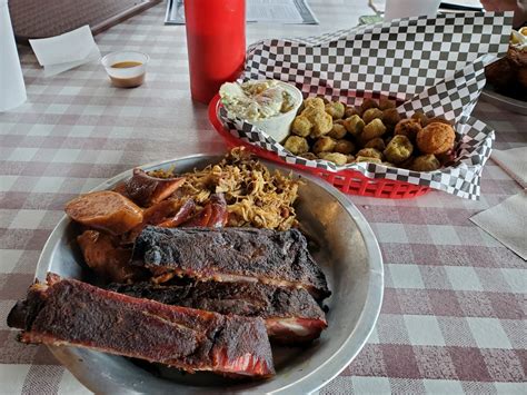 Bbq gatlinburg. Best BBQ in Gatlinburg, Tennessee? Could it be Delauder's BBQ? Come with us as we give our review of Delauder's BBQ. They have one of the best Mac-n-cheese d... 