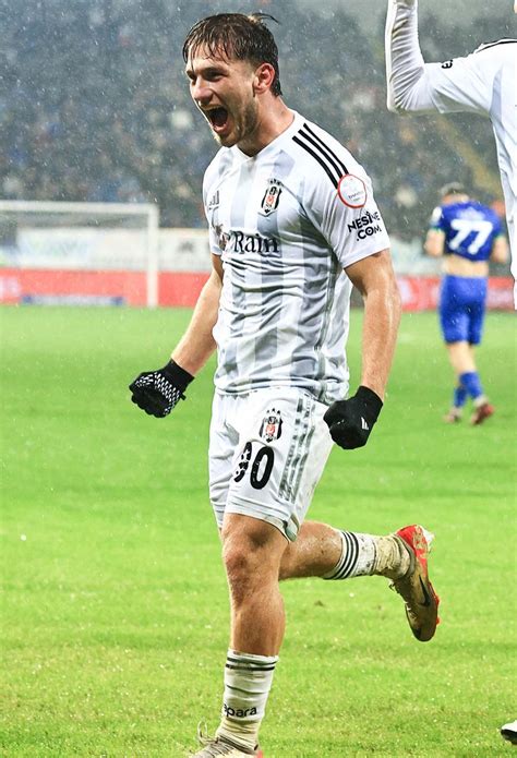 Beşiktaş'ta Trabzonspor maçının yıldızı Semih Kılıçsoy: Kazanmamız gereken bir maçtıs