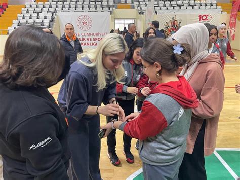 Beşiktaş Kadın Basketbol Takımı, depremzede öğrencilerle bir araya geldis