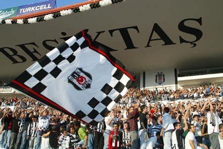 Beşiktaş damalı bayrak
