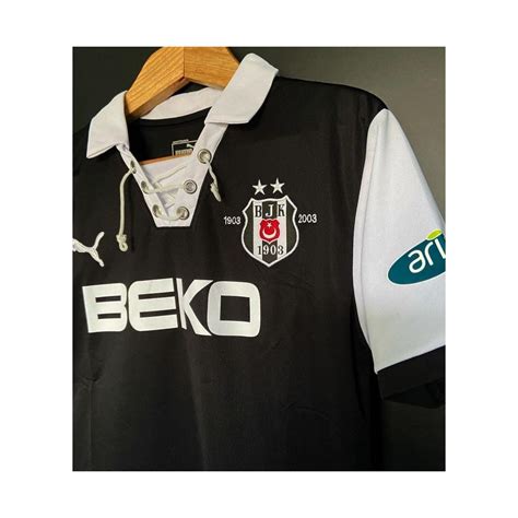 Beşiktaş yakalı tişörtleri