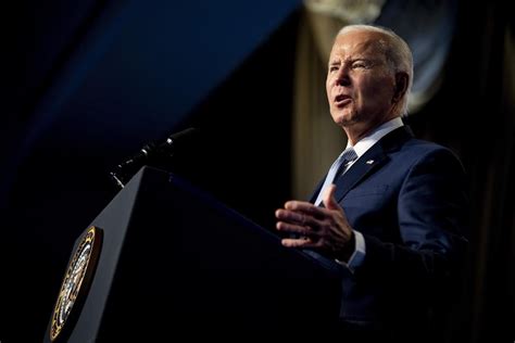 Be tough in seizing Iran oil, bipartisan senators urge Biden