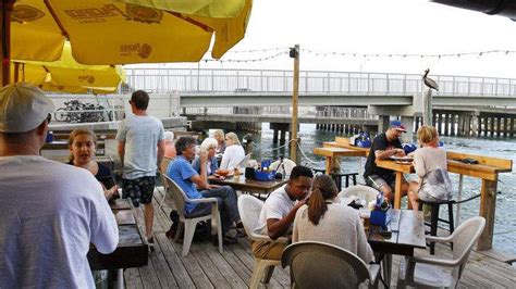 Beach bar review: Bait House Tackle and Tavern in Clearwater