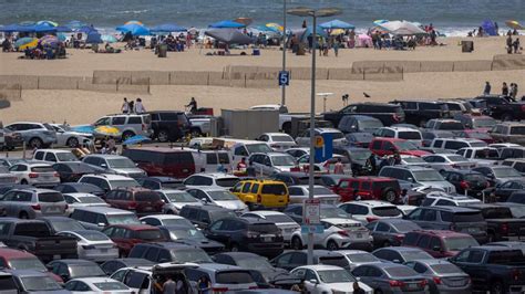Beach parking fills up over busy Fourth of July weekend