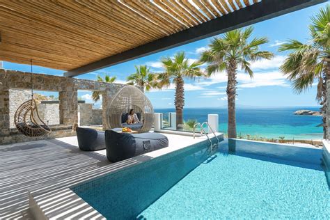 Beach rentals with private pool.  Rent a luxury beachfront villa in Europe.  Dis...