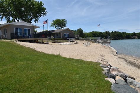 Beachcomber port austin. Beachcomber Motel & Apartments located at 158 W Spring St, Port Austin, MI 48467 - reviews, ratings, hours, phone number, directions, and more. 