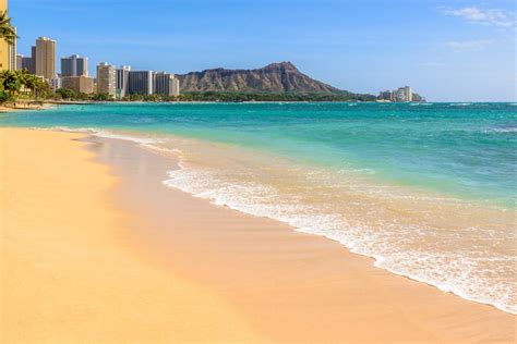 Beaches in oahu. The most popular beaches in Oahu, including Waikiki Beach, Ala Moana Beach Park, and Kailua Beach Park, have facilities like restrooms, showers, and sometimes picnic areas and concessions. 