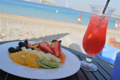 Beachside food. Newport Beachside Food & Drink Options. We invite you to dine with us at Newport Beachside Hotel & Resort. Enjoy a poolside cocktail, a quick bite on the go, a sit-down lunch overlooking the turquoise waters of Sunny Isles Beach, or a … 