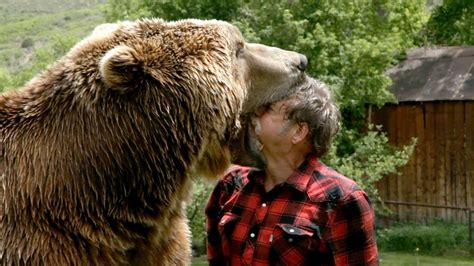 Bear on me. Bear With Me: A Plea for Patience and Endurance. Part of the confusion comes from the most common meaning of bear. When most people … 