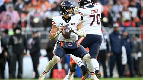 Bears' focus shifts from long-shot playoff run to picking themselves up when they host Cardinals