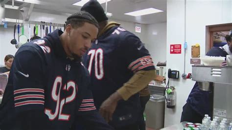 Bears, DJ Moore team up with Salvation Army to feed migrants Thanksgiving dinner