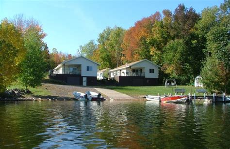 Upper Peninsula Michigan Hunting Lodges: Resort 