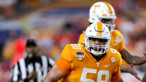 Bears select Tennessee offensive tackle Darnell Wright with 10th pick in the NFL Draft