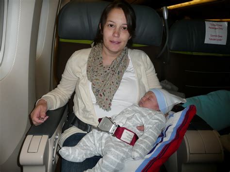 Bebekle uçak yolculuğu kadınlar kulübü