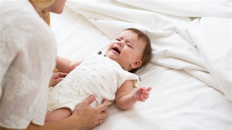 Bebis andas med magen