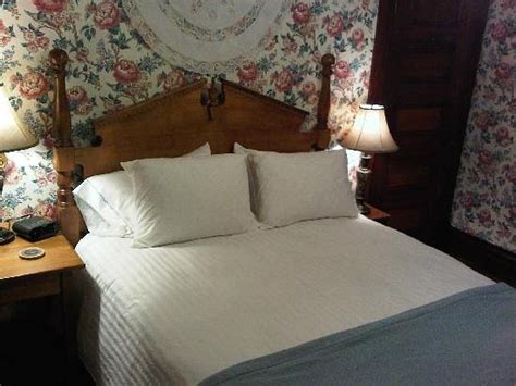 Spitzer House Bed & Breakfast: Feels like home - See 63 traveller reviews, 36 candid photos, and great deals for Spitzer House Bed & Breakfast at Tripadvisor.. 