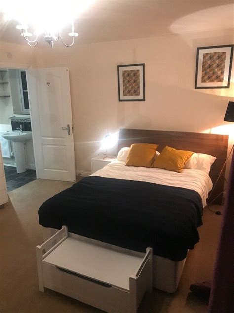 Bedroom to rent. This property comprises of a kitchen/lounge/bedroom and a separate shower room. Moatfield House is in a great location and is just a short walk from Dartford Town Centre and Dartford Train Station. Added on 20/10/2023 by Land Estates Agent, Dartford. 01322 952453 Local call rate. 