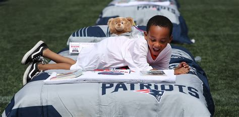 Bedzone bash! Patriots, Bob’s Furniture pitch in for families