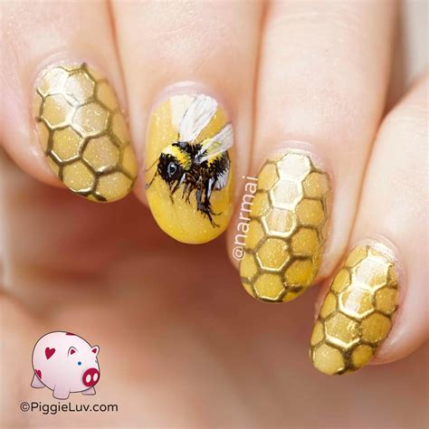 Bee bee nail. Jun 4, 2023 - Explore Kerri Weiland- Radtke's board "Nail Art BEES", followed by 734 people on Pinterest. See more ideas about nail art, bee nails, nail designs. 