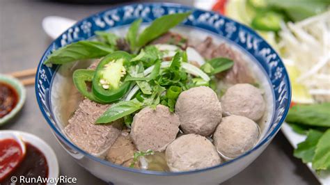 Beef Meatball Pho Soup [Phở Bò Viên] What