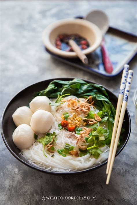 Beehoon, Fishball Soup Calories, Carbs & Nutrition Facts