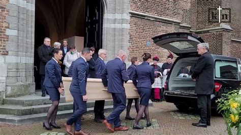 Begrafenis amsterdam vandaag. .  <a href=https://www.freepadh.com/assets/images/uhd...