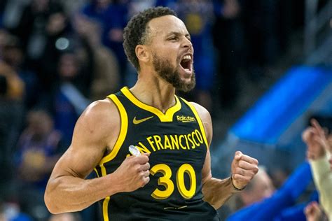 Behind Steph Curry, Warriors avoid epic collapse in win over Nets