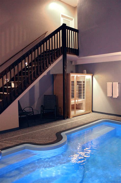 Belamere suites cleveland. Two HDTVs with Satellite (32" in Jetted Whirlpool Tub Area, 55" in Bedroom) Pool Room Stereo System with Radio, CD Player and Bluetooth. Private, In-Room, Heated (92 degrees) Swimming Pool, 18 feet x 11 feet. Private, In-Room, Dry Heat Sauna with CD Player. Lush King Sized Bed Adorned with 5 Pillows Wrapped in a Lavish Comforter. 