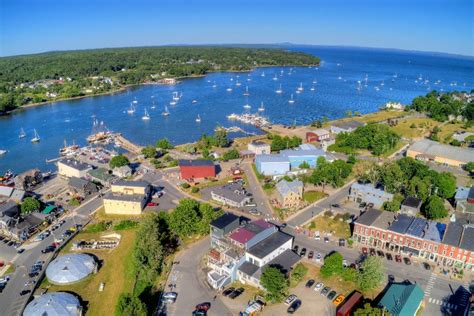 Belfast, ME Profile: Facts & Data - maine.hometownlocator.com