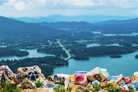 Bell mountain ga. Helen, GA is a charming town located in the foothills of the Appalachian Mountains. Known for its Bavarian-style architecture and stunning natural scenery, it’s no wonder that many... 