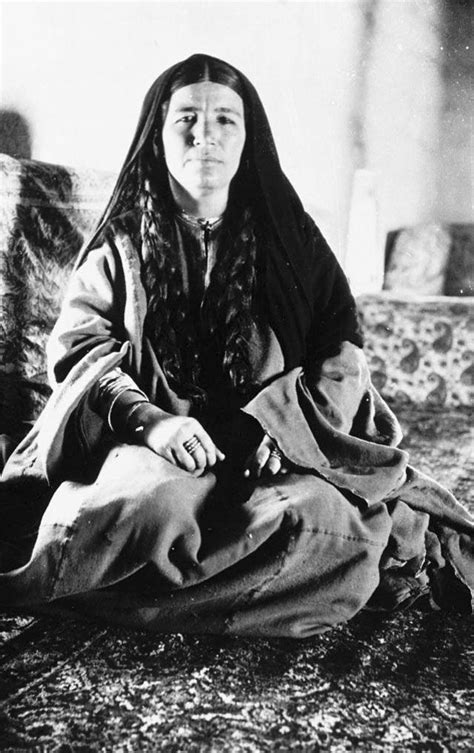 Read Online Bell Of The Desert The Life And Times Of Gertrude Bell The Woman Who Created Iraq By Alan Gold