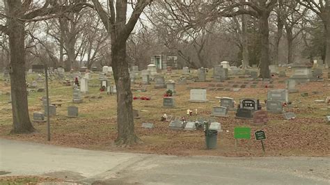 Belleville City Council moves forward on plan to buy troubled cemetery for solar farm project