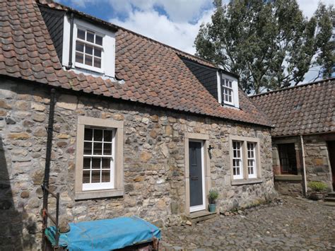 Bellfield - Falkland Historic Buildings