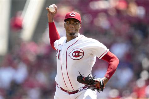 Belt hits 2 of Blue Jays’ 5 home runs off Hunter Greene in 10-3 rout of Reds