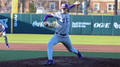 Chuck is playing big today. Another loud out will chase Garrett Wright for the lefty Ben Abeldt. 4-3 TCU. 18 Jun 2023 20:54:27