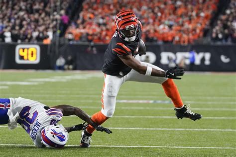 Bengals WR Tee Higgins, DE Sam Hubbard out for Sunday’s game, WR Ja’Marr Chase is questionable