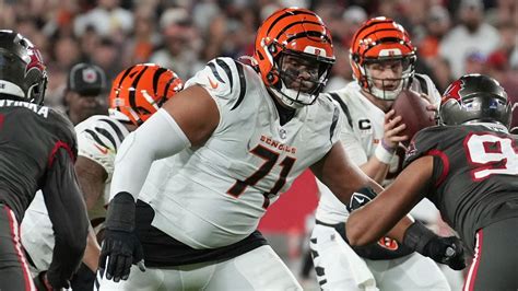 Bengals release veteran OT La’el Collins, who is still rehabbing from torn ACL in December.