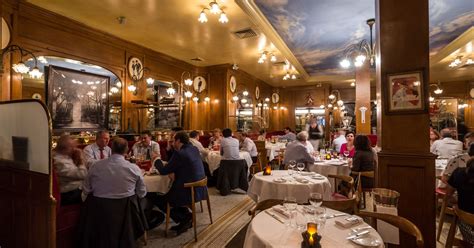 Benoit bistro restaurant nyc. Dec 12, 2012 · Jonathan Waxman's trattoria will be open from 2 p.m. to 8 p.m. Christmas Eve. In addition to the regular a la carte menu, a family-style meal for $75 per person will be available to parties of ... 