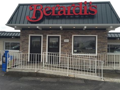 Berardis sandusky. Latest reviews, photos and 👍🏾ratings for Berardi's Family Kitchen at 1019 W Perkins Ave in Sandusky - view the menu, ⏰hours, ☎️phone number, ☝address and map. Find ... People in Sandusky Also Viewed. Twisted 3 - 533 W Perkins Ave, Sandusky. American, Bar. DeMore's Offshore Bar & Grill - 302 W Perkins Ave, Sandusky. 