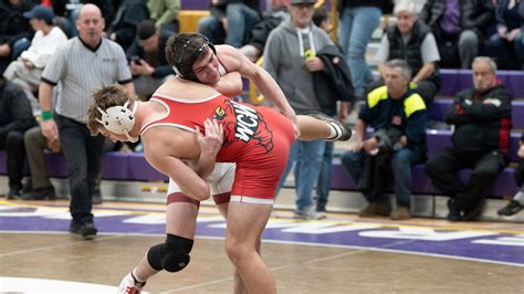 Follow along all day with live results from the last seven weight classes of the 2022 tournament at Hackensack High School. Wrestling begins at 10 a.m. TEAM TITLE: Bergen Catholic ties record with .... 