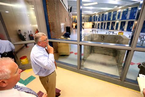 Berkeley county jail. Nov 13, 2017 · Berkeley County's Hill-Finklea Detention Center is bursting at the seams, with the jail housing 180 more inmates than it's meant to hold even after a 2016 expansion.There are now 460 inmates ... 