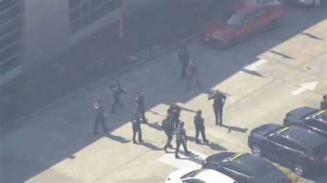 Berkeley police exchange gunfire with suspected shooter inside Albany car service center