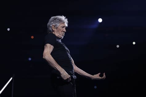 Berlin police investigate Roger Waters for possible incitement over concert outfit
